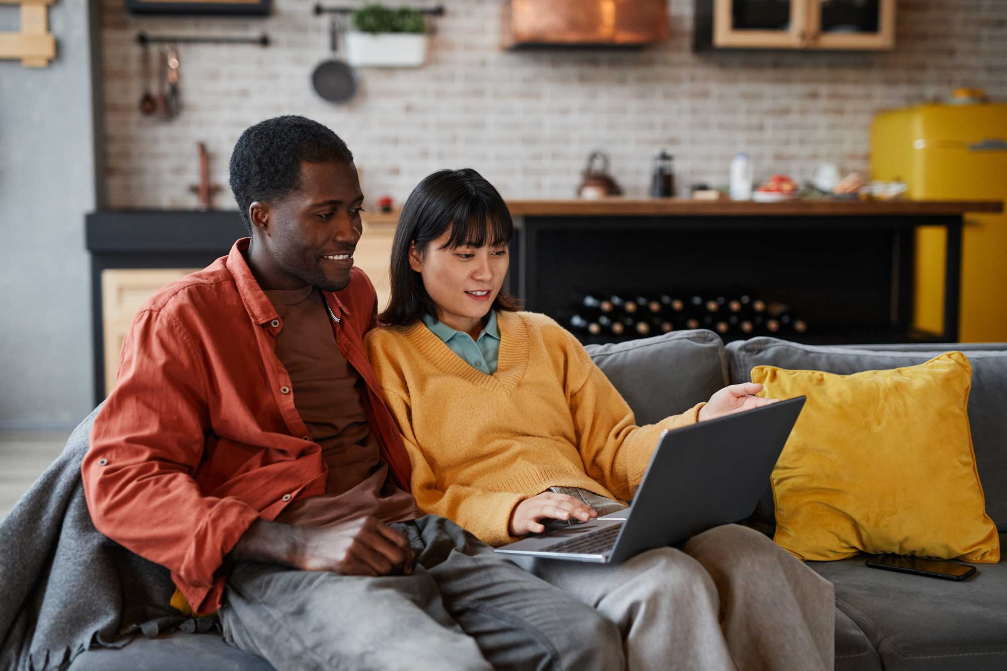Using Lapton Can Laptop Use on Your Lap Burn Your Skin?